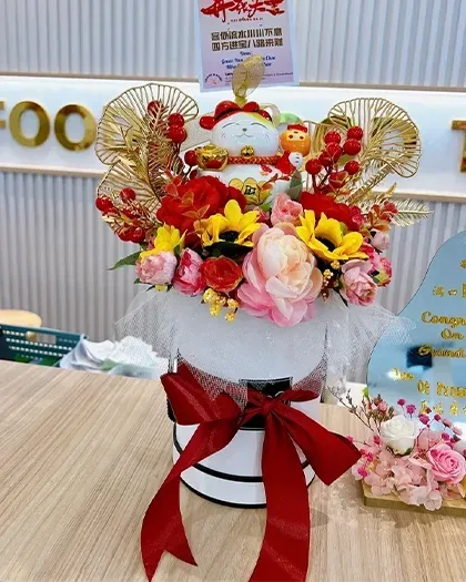 Bouquets & balloons — Package 247